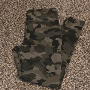 Camo leggings